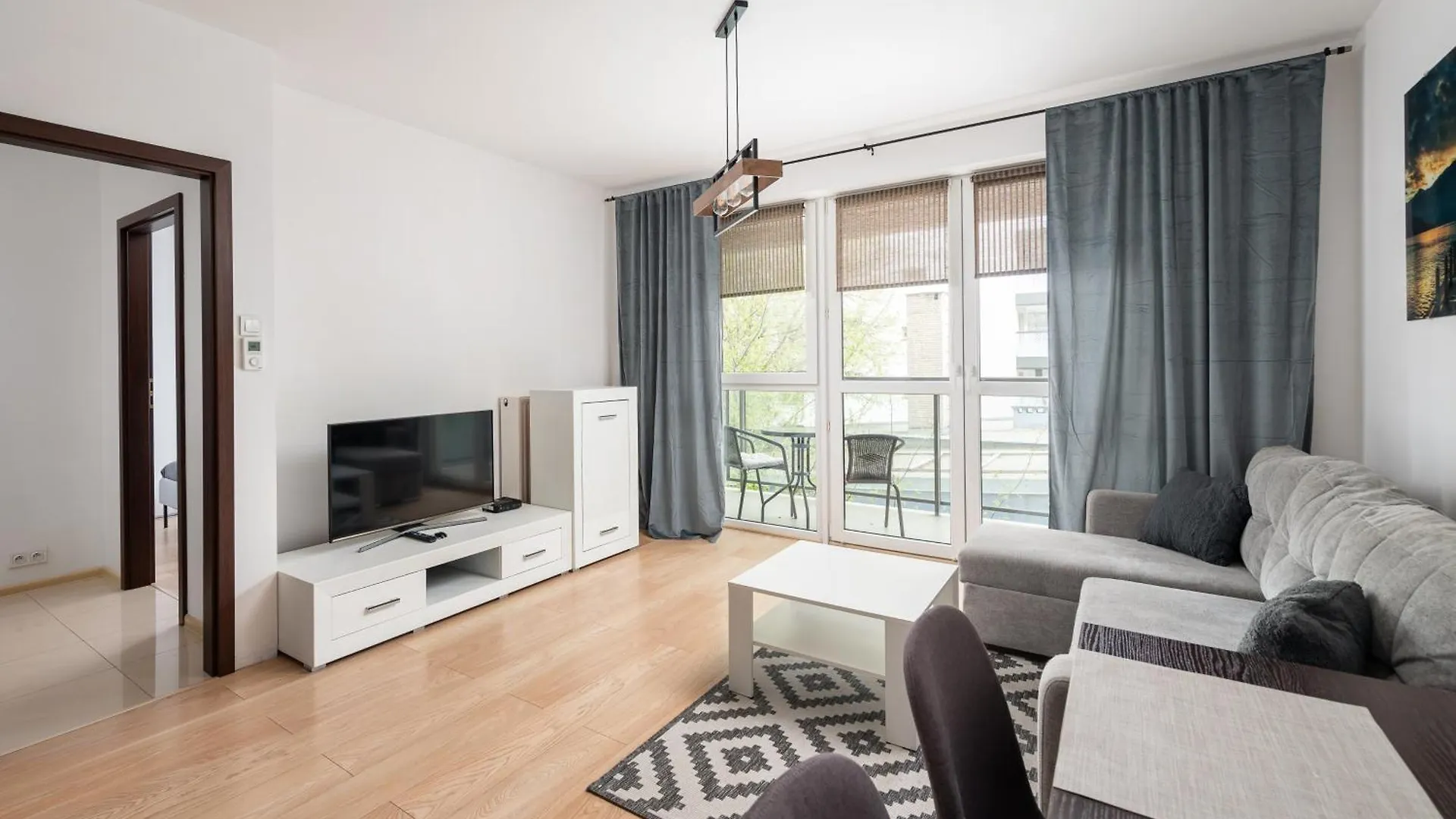 Aleja Krakowska Comfy Apartment Warschau Polen